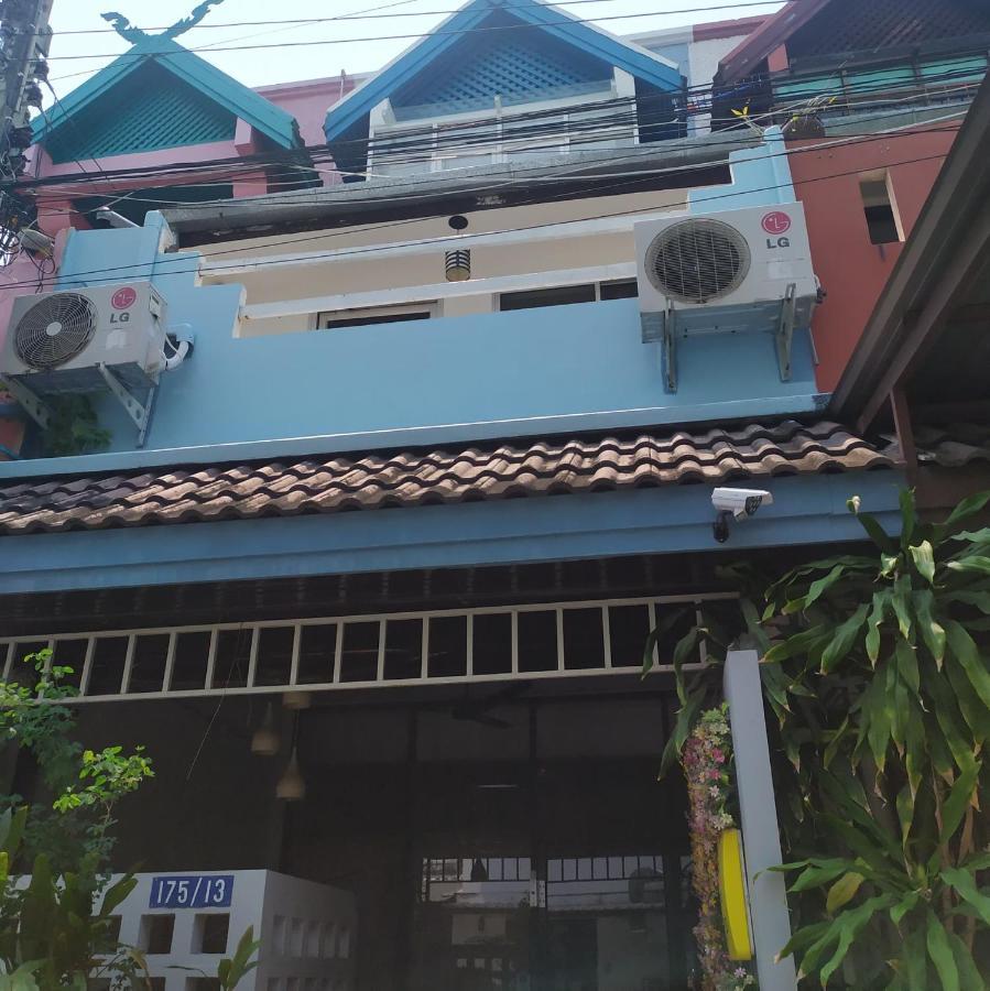 Hooman Hostel Chiang Mai Exteriör bild